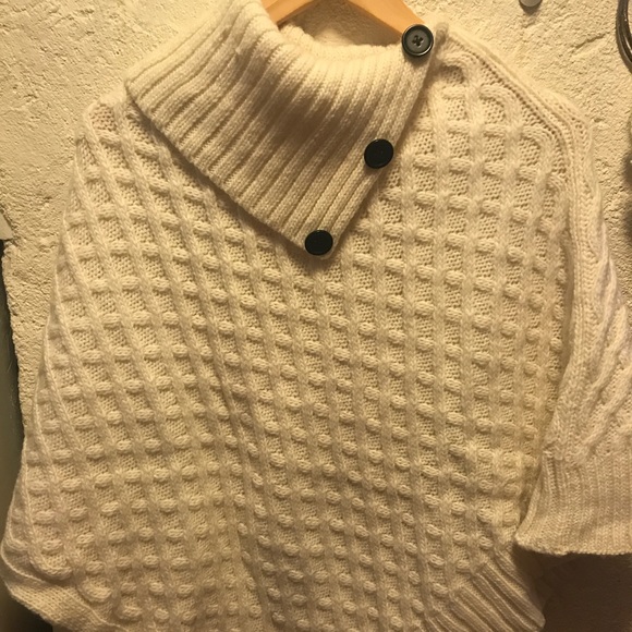 Wool poncho with cute button detail! - Picture 1 of 2